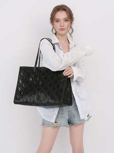 Sac fourre-tout en PU grande capacité pour femme, haute qualité, fermeture ouverte, style identique à celui des célébrités d'Internet, confortable à porter à l'épaule ou sous le bras - Product Image 3