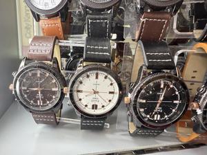 Orologio da Uomo Analogico al Quarzo Cronografo con Cassa in Acciaio Inossidabile e Cinturino in Pelle, Quadrante 42mm, Stile Casual con Chiusura a Fibbia - Product Image 3