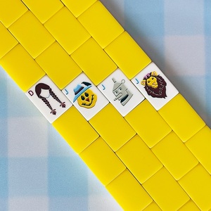 Tuiles de Mahjong Américaines Artisanales Inspirées des Contes de Fées Créatifs, avec Motifs de Personnages de Dessins Animés, Chaussures Magiques et Sucettes pour Soirées de Jeu - Product Image 5