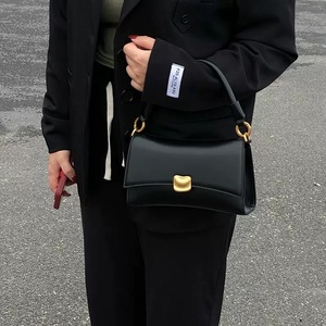 Nouveau Sac Baguette Noir 2026 pour Femme – Sac à Main de Luxe Texturé Tendance, Sac Bandoulière Chic pour l'Hiver - Product Image 3