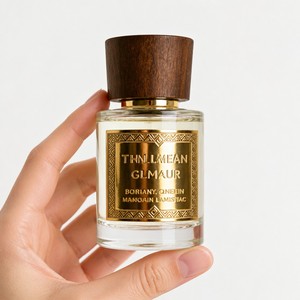 Botella de Perfume de Vidrio de Lujo Thnlmean Glmaur, Forma Cilíndrica, Etiqueta Estampada en Oro, Tapa de Madera - Product Image 3