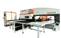 Machine de poinçonnage CNC à tourelle, équipement de poinçonnage CNC fiable pour le travail de poinçonnage de plaques en acier au carbone, OEM ODM