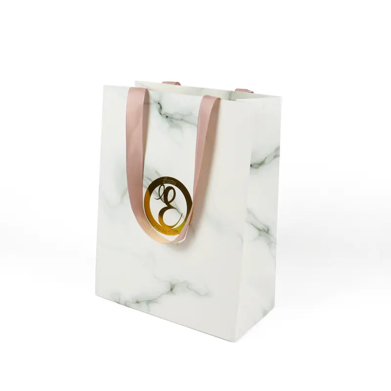 カスタムクリスマスギフト紙包装袋ブティックショッピング紙バッグあなた自身のロゴ白高級ショップ光沢のあるガーメントバッグ