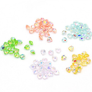 Piedras de resina para uñas de 5 mm, forma de corazón, parte trasera plana, resina iridiscente, cristal AB, para decoración de uñas, venta al por mayor. - Product Image 5