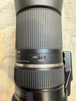 Objectif zoom téléobjectif Tamron 150-600mm F/5-6.3 Di VC USD d'occasion pour appareil photo plein format avec monture F et filtre 52MM