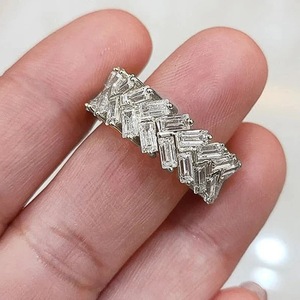 Anello Intrecciato Scintillante per Uomo e Donna, Gioiello da Dito Unisex di Tendenza e Design Alla Moda - Product Image 3