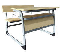 Ensemble pupitre et chaise scolaire avec cadre intégré, table d'étude en bois avec étagère de rangement et crochets, mobilier de classe à hauteur fixe