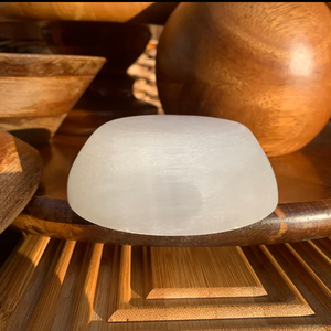 Giá Bán buôn tinh thể tự nhiên ánh sáng bằng gỗ cơ sở đứng hình tròn trắng selenite bát - Product Image 5