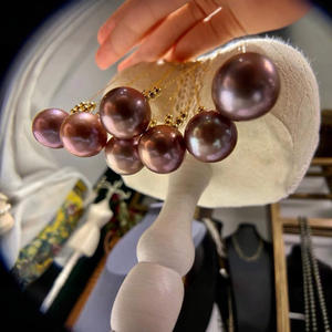 Collier de perles de couleur primaire naturelle Emperor Purple 10-14 mm, cercle presque parfait avec une forte luminosité, légers défauts, boîte cadeau incluse - Product Image 4