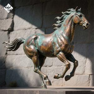 Escultura de Cavalo em Bronze Moderna e Personalizada de Alta Qualidade para Jardim Decorativo Famoso - Product Image 2
