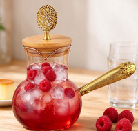 Carafe à café en verre ambré avec couvercle en bambou, décor en feuille ajourée dorée et poignée dorée texturée, bouilloire à café en borosilicate