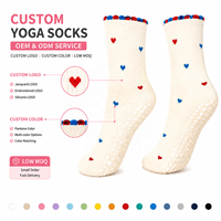 Chaussettes de yoga et de Pilates personnalisées OEM/ODM, antidérapantes, avec grip, faible MOQ, logo jacquard personnalisé pour studio de fitness et entraînement à domicile