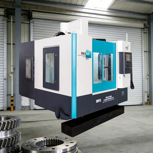 Centre d'usinage vertical CNC DMTG <span class=keywords><strong>VMC</strong></span> VMC850 de Dalian Machine Tool, avec déplacement XYZ 860/510/560, pour le fraisage et le perçage de métaux. - Product Image 1