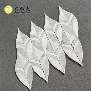 Mosaico de Mármol Blanco de Carrara con Diseño de Hojas en Corte por Chorro de Agua para Decoración de Paredes en Centros de Bienestar, Spas y Salas de Meditación - Product Image 2