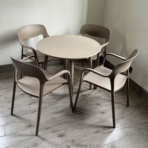 Conjunto <span class=keywords><strong>de</strong></span> <span class=keywords><strong>Mesa</strong></span> <span class=keywords><strong>y</strong></span> <span class=keywords><strong>Sillas</strong></span> Redondas Pequeñas para Hogar, Balcón, Plástico, Negociación, Cafetería <span class=keywords><strong>y</strong></span> Muebles <span class=keywords><strong>de</strong></span> <span class=keywords><strong>Exterior</strong></span> - Product Image 1