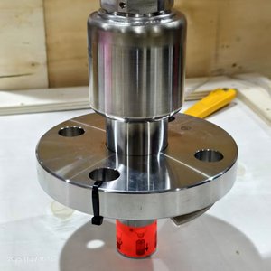 Transmisor de Nivel de Radar Guiado con Sonda Recubierta de PFA Endress Hauser FMP54, Medición de Nivel de Lodos E+H - Product Image 5