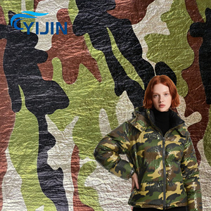 Tissu en taffetas de nylon froissé 40D 300T avec impression camouflage et finition estampage à chaud pour <span class=keywords><strong>doudoune</strong></span> de mode hivernale - Product Image 1