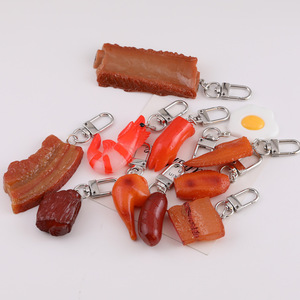 Llaveros de Comida Realistas de Resina Plástica: Costilla de Cerdo, Camarón, Zanahoria, Huevo - Accesorios de Moda para Bolsos, Tamaño Mediano - Product Image 1