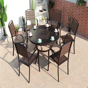 Il tavolo <span class=keywords><strong>da</strong></span> terrazza in alluminio pressofuso CHOUVANT può ospitare <span class=keywords><strong>da</strong></span> 4 a 6 persone per una cena barbecue - Product Image 3