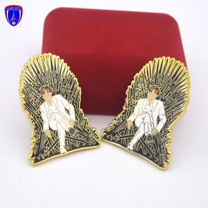 Spille personalizzate in vendita calda smalto duro j-hope chevy ysus trono Design spilla per Jin Jimin <span class=keywords><strong>Taehyung</strong></span> Yoongi Jungkook - Product Image 4