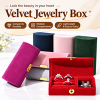 Boîte de rangement compacte de voyage pour bagues, boucles d'oreilles et colliers, boîte à bijoux de luxe portable en velours perlé arqué pour femmes