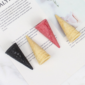 Ice Cream Cones Embossed Round Reusable For Birthday Cake Decorating Home Use - Product Image 3