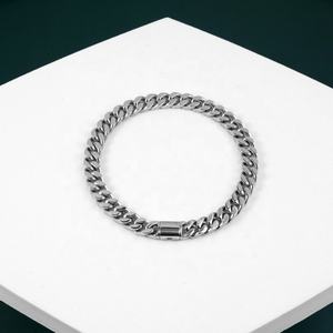 Pulsera de Eslabones Cubanos con Baño de Titanio para Hombre, Estilo Hip Hop, Pulseras Cubanas Miami Gruesas para Hombre - Product Image 6