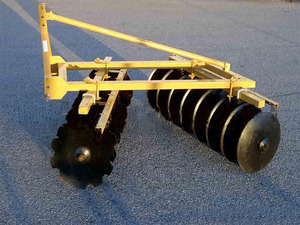 Tracteur avec râteau agricole cranté Râteau léger - Product Image 5