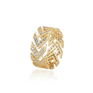 Nouvelle bague rétro hip-hop en forme de V, en cuivre incrusté de zircon, pour homme - Product Image 5