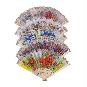 Abanico Plegable de Encaje Blanco y Negro Español con Estampado Floral de Plástico y Proceso de Lámina Dorada, Estilo Chino de Verano para Danza - Product Image 2