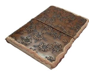 Carnet en cuir fait main avec motif floral en relief, format A5/A6, couverture rigide, 100 feuilles, boîte personnalisée pour usage professionnel - Product Image 2