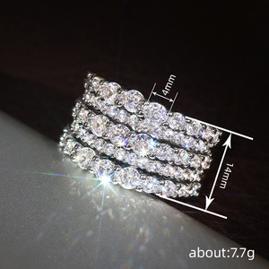 Anello Geometrico Rotondo Multistrato con Zirconi, Gioiello da Mano Elegante e Brillante per Donne - Product Image 3