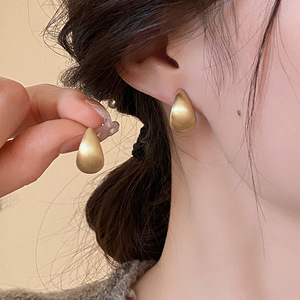 ต่างหูสแตนเลสชุบทอง 18K ลายเรขาคณิตแบบตอก สีผสม เครื่องประดับแฟชั่น - Product Image 5