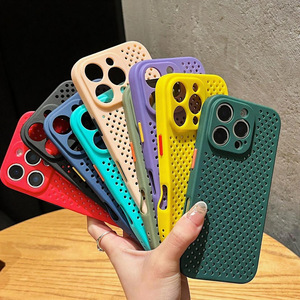 เคสโทรศัพท์แบบเต็มตัวสำหรับ Apple 17/16 Pro Max ระบายความร้อนด้วยรูวงกลม  วัสดุซิลิโคนนิ่มแบบเจาะรู ป้องกันการกระแทก สำหรับรุ่น 14/15 - Product Image 4