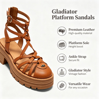 Sandales gladiateur personnalisées ODM OEM à brides croisées tressées, boucle métallique réglable à la cheville, plateforme superposée, talon carré, en PU végétalien