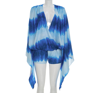 Viviblook D26ST156 Conjunto de verano para mujer, estampado Tie Dye, mangas acampanadas, top con abertura, pantalones cortos, conjunto informal de dos piezas - Product Image 1