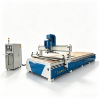 Routeur CNC ATC 2060 avec changeur d'outils automatique, commande Syntec, roulement et boîte de vitesses pour la découpe de panneaux composites en aluminium ACP ACM