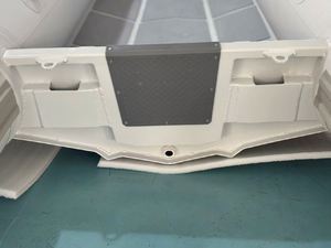 Bateau semi-rigide Reachsea Hypalon RHIB pour 7 personnes, 420 cm, luxe, petit MOQ, couleur grise, avec auvent et échelle pour patrouille - Product Image 6