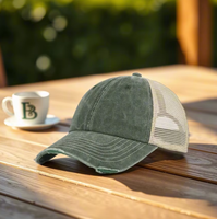 Gorra trucker vintage de algodón lavado en blanco con logo personalizado, efecto desgastado, 6 paneles, parte trasera de malla, gorra de béisbol rasgada, venta al por mayor, gorras snapback