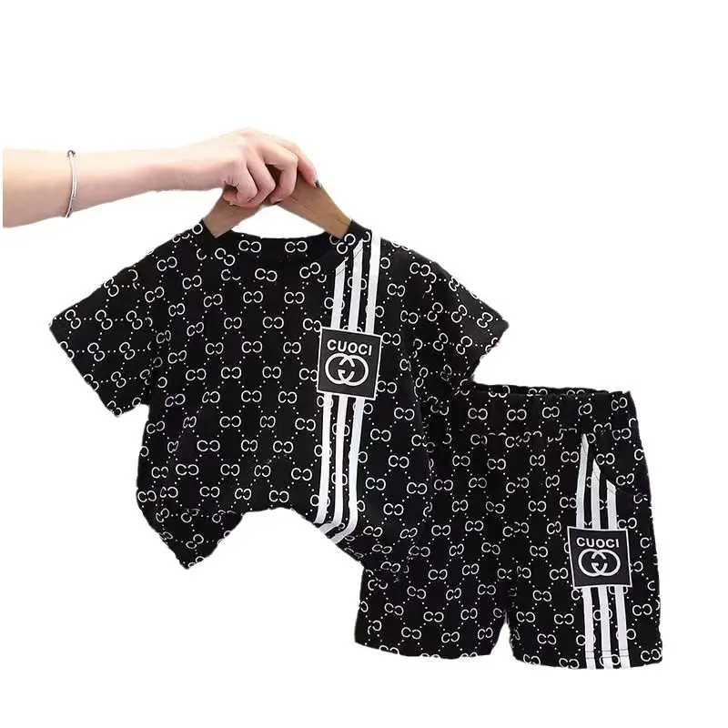 Conjunto de verano para niños 2024 nueva moda de manga corta para niños moda bebé guapo ropa de calle frita tendencia