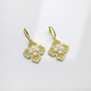 Pendientes de plata de ley 925 con flor grabada, joyería fina con piedras preciosas, estilo coreano retro, pendientes de perlas con diseño de trébol. - Product Image 3