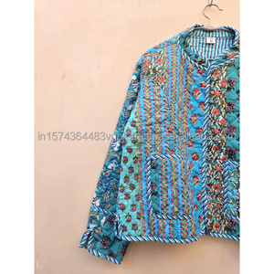 Veste matelassée en coton pour femme avec imprimé floral fait main, col en V et décoration rayée, style bohème tendance pour les soirées d'hiver - Product Image 4