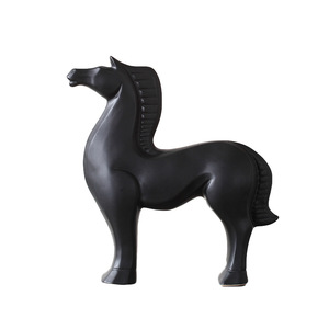 Oem Artesanato Chapeamento Branco Preto Cavalo Presentes Para Escritório Quarto Festa Decorações De Natal Arte Cerâmica Ornamentos <span class=keywords><strong>Home</strong></span> Decor - Product Image 5