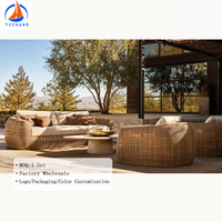 Divano in Vimini Runde Rattan Garten Sofa Rattan Garten Sofa Ei zeitgenössische Dreieck Luxus Gartenmöbel
