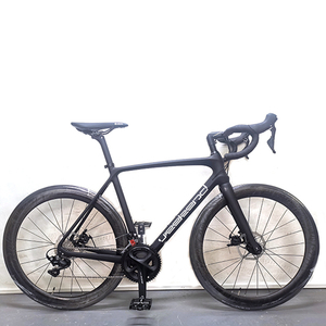 Vélo de Route en Fibre de Carbone 700c Modèle Populaire à Prix de Gros, Nouveau Style, Frein à Disque Hydraulique, 22 Vitesses, 700X25C - Product Image 1