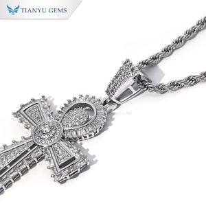 Collar con Colgante de Cruz Tianyu con Diamantes Engastados en Pavé: Un Collar de Cuerda Clásico, Lujoso y Exquisito - Product Image 3