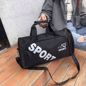 Sac de sport noir 2021, sac de voyage pour courtes distances, sac de sport à bandoulière, sac de sport pour la salle de sport - Product Image 4