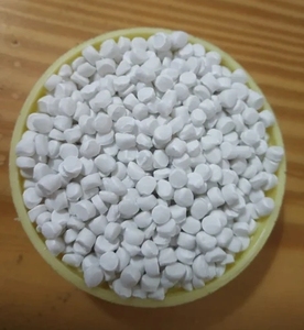 Fournisseur de masterbatch de remplissage PP, remplissage de carbonate de calcium de haute qualité pour l'industrie du plastique polypropylène, export en vrac - Product Image 1