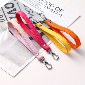Correa <span class=keywords><strong>de</strong></span> mano corta <span class=keywords><strong>de</strong></span> cuero PU al por mayor para llavero, bolso <span class=keywords><strong>de</strong></span> mujer, correa suave para cartera - Product Image 4