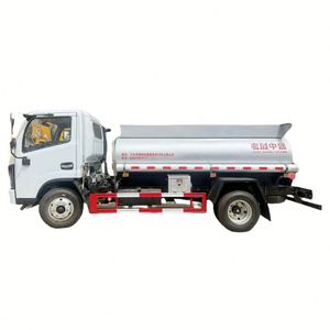 Camión Cisterna de Combustible Pequeño Dong Feng con Tanque de 3000L, Camión Dispensador de Combustible en Venta - Product Image 1